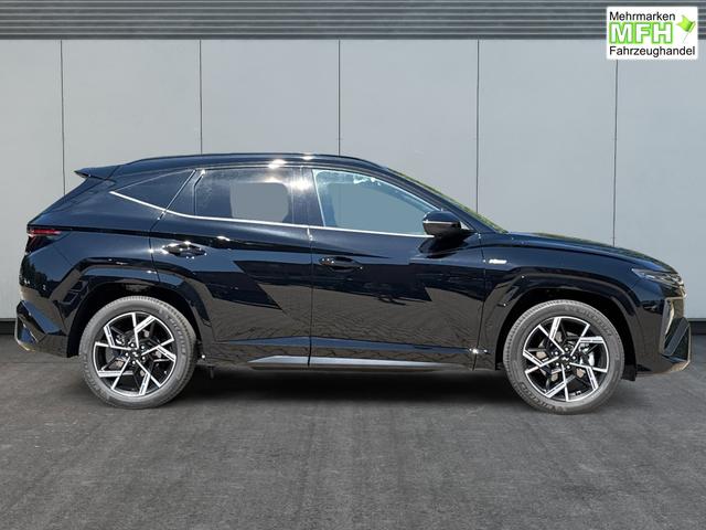 Hyundai / TUCSON / Schwarz / / / 4WD+NAVI+KAMERA+SHZ+LED+19''ALU+PDC, Bei den verwendeten Bildern kann es sich um Beispielbilder handeln, ggf. teilweise mit Sonderausstattung.