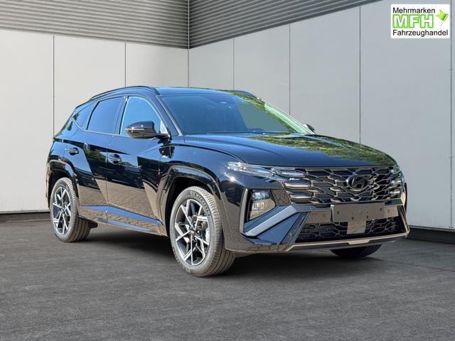 Hyundai / TUCSON / Schwarz / / / 4WD+NAVI+KAMERA+SHZ+LED+19''ALU+PDC, Bei den verwendeten Bildern kann es sich um Beispielbilder handeln, ggf. teilweise mit Sonderausstattung.