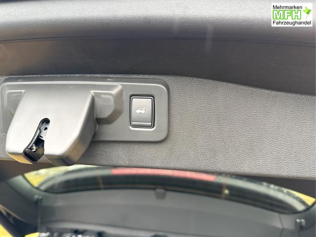 Renault / Austral / Schwarz / / / EL.HECKKL+LED+KAMERA+PDC+19LM, Bei den verwendeten Bildern kann es sich um Beispielbilder handeln, ggf. teilweise mit Sonderausstattung.
