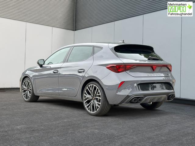 Cupra / Leon / Grau / / / NAVI+KAMERA+KESSY+MEMORY+SHZ+ACC+PDC+LED+19 ALU, Bei den verwendeten Bildern kann es sich um Beispielbilder handeln, ggf. teilweise mit Sonderausstattung.