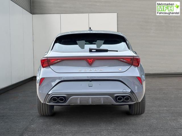 Cupra / Leon / Grau / / / NAVI+KAMERA+KESSY+MEMORY+SHZ+ACC+PDC+LED+19 ALU, Bei den verwendeten Bildern kann es sich um Beispielbilder handeln, ggf. teilweise mit Sonderausstattung.