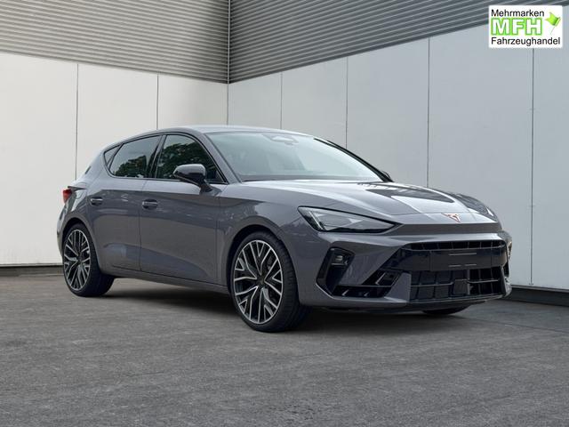 Cupra / Leon / Grau / / / NAVI+KAMERA+KESSY+MEMORY+SHZ+ACC+PDC+LED+19 ALU, Bei den verwendeten Bildern kann es sich um Beispielbilder handeln, ggf. teilweise mit Sonderausstattung.