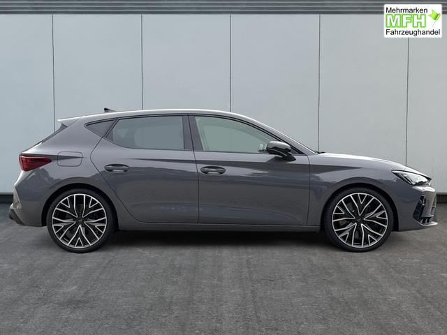 Cupra / Leon / Grau / / / NAVI+KAMERA+KESSY+MEMORY+SHZ+ACC+PDC+LED+19 ALU, Bei den verwendeten Bildern kann es sich um Beispielbilder handeln, ggf. teilweise mit Sonderausstattung.