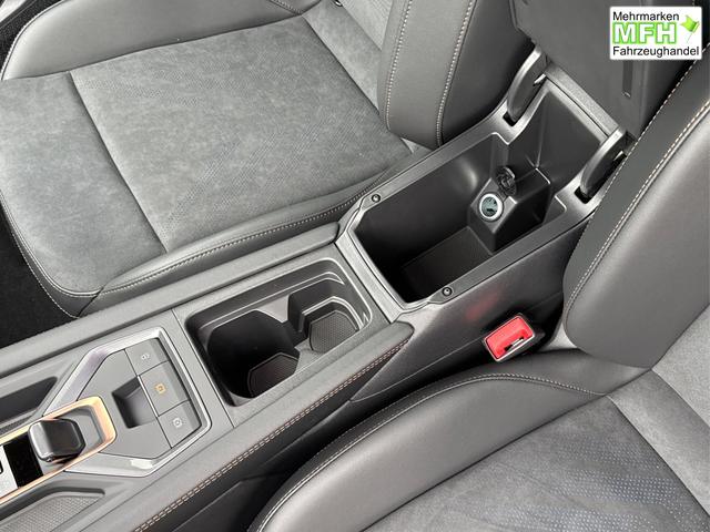 Cupra / Leon / Grau / / / NAVI+KAMERA+KESSY+MEMORY+SHZ+ACC+PDC+LED+19 ALU, Bei den verwendeten Bildern kann es sich um Beispielbilder handeln, ggf. teilweise mit Sonderausstattung.
