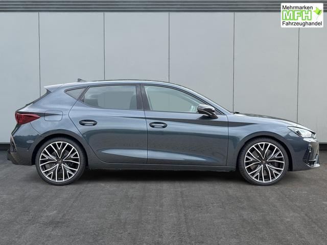 Cupra / Leon / Grau / / / NAVI+KAMERA+KESSY+MEMORY+SHZ+ACC+PDC+LED+19 ALU, Bei den verwendeten Bildern kann es sich um Beispielbilder handeln, ggf. teilweise mit Sonderausstattung.