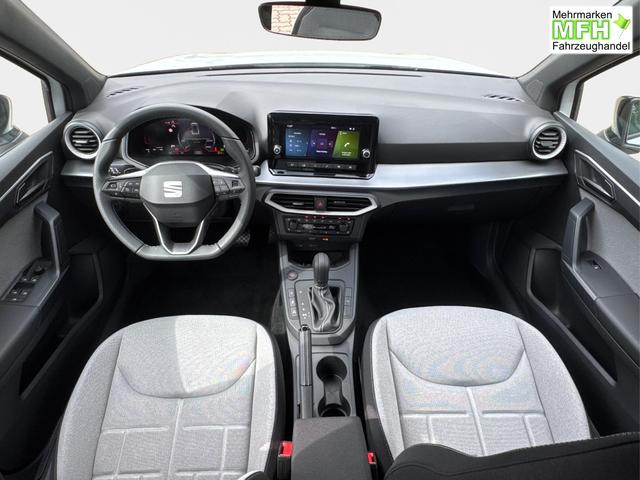 Seat / Arona / / / / KAMERA+PDC+LED+18 ALU+ACC, Bei den verwendeten Bildern kann es sich um Beispielbilder handeln, ggf. teilweise mit Sonderausstattung.