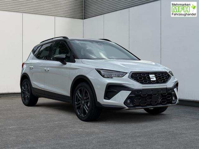 Seat / Arona / / / / KAMERA+PDC+LED+18 ALU+ACC, Bei den verwendeten Bildern kann es sich um Beispielbilder handeln, ggf. teilweise mit Sonderausstattung.