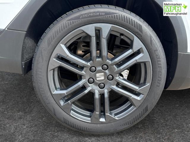 Seat / Arona / / / / KAMERA+PDC+LED+18 ALU+ACC, Bei den verwendeten Bildern kann es sich um Beispielbilder handeln, ggf. teilweise mit Sonderausstattung.