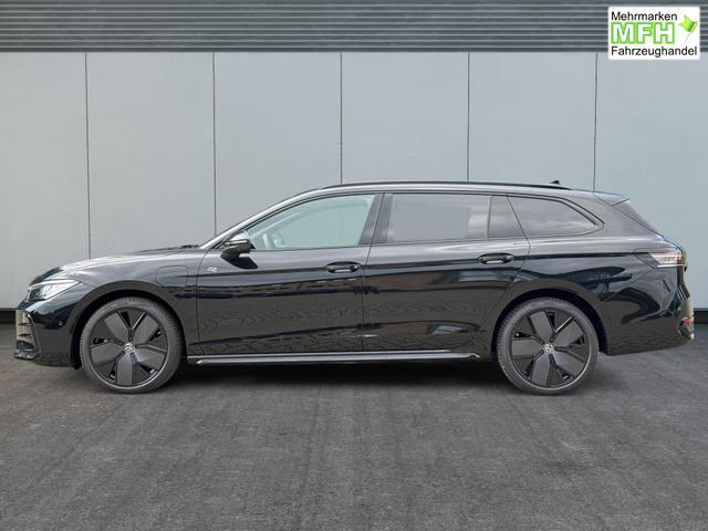 Volkswagen / Passat Variant / / / / LEDER+PANO+AHK+MATRIX+eHK+360 KAM+NAVI+HUD, Bei den verwendeten Bildern kann es sich um Beispielbilder handeln, ggf. teilweise mit Sonderausstattung.