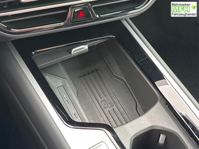 Volkswagen / Passat Variant / / / / LEDER+PANO+AHK+MATRIX+eHK+360 KAM+NAVI+HUD, Bei den verwendeten Bildern kann es sich um Beispielbilder handeln, ggf. teilweise mit Sonderausstattung.