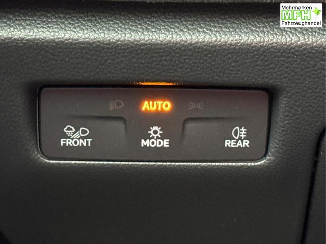 Volkswagen / Passat Variant / / / / LEDER+PANO+AHK+MATRIX+eHK+360 KAM+NAVI+HUD, Bei den verwendeten Bildern kann es sich um Beispielbilder handeln, ggf. teilweise mit Sonderausstattung.