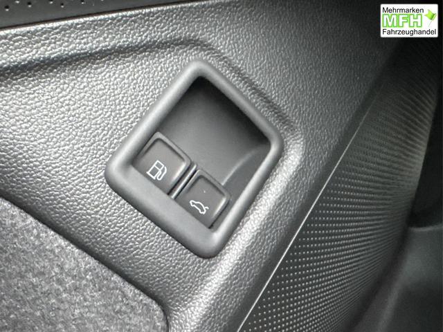 Volkswagen / Passat Variant / / / / LEDER+PANO+AHK+MATRIX+eHK+360 KAM+NAVI+HUD, Bei den verwendeten Bildern kann es sich um Beispielbilder handeln, ggf. teilweise mit Sonderausstattung.