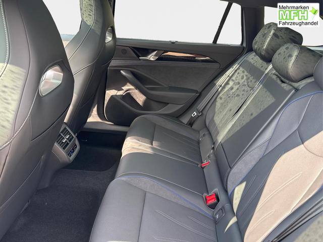 Volkswagen / Passat Variant / / / / LEDER+PANO+AHK+MATRIX+eHK+360 KAM+NAVI+HUD, Bei den verwendeten Bildern kann es sich um Beispielbilder handeln, ggf. teilweise mit Sonderausstattung.