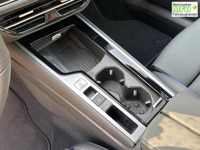 Volkswagen / Passat Variant / / / / LEDER+PANO+AHK+MATRIX+eHK+360 KAM+NAVI+HUD, Bei den verwendeten Bildern kann es sich um Beispielbilder handeln, ggf. teilweise mit Sonderausstattung.