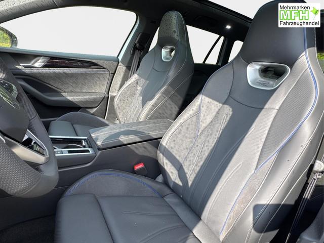 Volkswagen / Passat Variant / / / / LEDER+PANO+AHK+MATRIX+eHK+360 KAM+NAVI+HUD, Bei den verwendeten Bildern kann es sich um Beispielbilder handeln, ggf. teilweise mit Sonderausstattung.