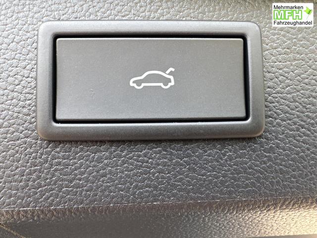 Volkswagen / Passat Variant / / / / LEDER+PANO+AHK+MATRIX+eHK+360 KAM+NAVI+HUD, Bei den verwendeten Bildern kann es sich um Beispielbilder handeln, ggf. teilweise mit Sonderausstattung.