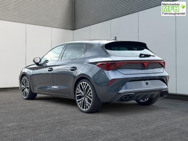 Cupra / Leon / Grau / / / NAVI+KAMERA+KESSY+MEMORY+SHZ+ACC+PDC+LED+19 ALU, Bei den verwendeten Bildern kann es sich um Beispielbilder handeln, ggf. teilweise mit Sonderausstattung.