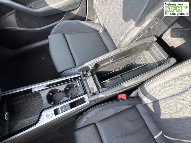 Volkswagen / Passat Variant / / / / LEDER+PANO+AHK+MATRIX+eHK+360 KAM+NAVI+HUD, Bei den verwendeten Bildern kann es sich um Beispielbilder handeln, ggf. teilweise mit Sonderausstattung.