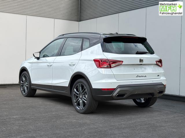 Seat / Arona / / / / KAMERA+PDC+LED+18 ALU+ACC, Bei den verwendeten Bildern kann es sich um Beispielbilder handeln, ggf. teilweise mit Sonderausstattung.