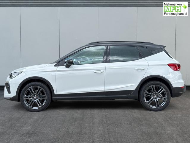 Seat / Arona / / / / KAMERA+PDC+LED+18 ALU+ACC, Bei den verwendeten Bildern kann es sich um Beispielbilder handeln, ggf. teilweise mit Sonderausstattung.