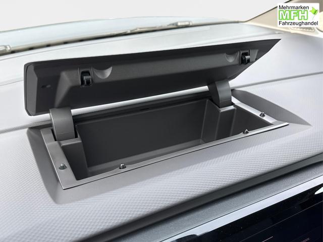 Volkswagen / T7 Multivan / / / / KURZ 7SITZER+MATRIX+AHK+KAMERA+SHZ+17 ALU, Bei den verwendeten Bildern kann es sich um Beispielbilder handeln, ggf. teilweise mit Sonderausstattung.