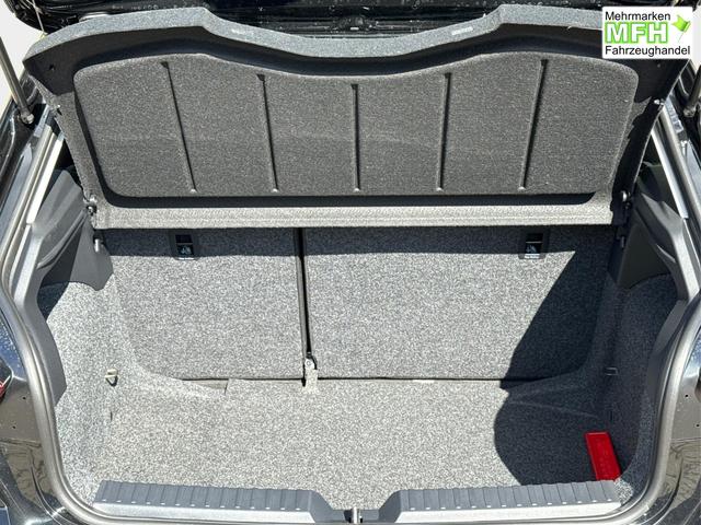 Seat / Ibiza / Schwarz / / / SHZ+FULL LINK+KLIMA+PDC+LED+15 ALU+TEMPOMAT