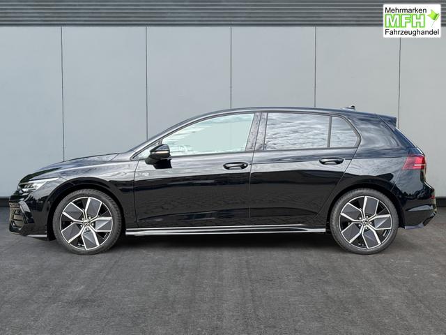 Volkswagen / Golf / Schwarz / / / LED-PLUS+ACC+SHZ+KEYLESS+KAMERA+18 ALU, Bei den verwendeten Bildern kann es sich um Beispielbilder handeln, ggf. teilweise mit Sonderausstattung.