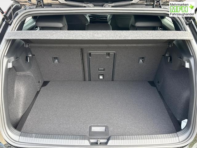 Volkswagen / Golf / Schwarz / / / LED-PLUS+ACC+SHZ+KEYLESS+KAMERA+18 ALU, Bei den verwendeten Bildern kann es sich um Beispielbilder handeln, ggf. teilweise mit Sonderausstattung.