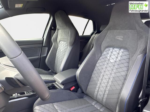 Volkswagen / Golf / Schwarz / / / LED-PLUS+ACC+SHZ+KEYLESS+KAMERA+18 ALU, Bei den verwendeten Bildern kann es sich um Beispielbilder handeln, ggf. teilweise mit Sonderausstattung.