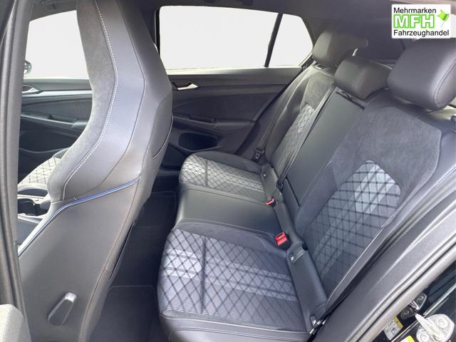 Volkswagen / Golf / Schwarz / / / LED-PLUS+ACC+SHZ+KEYLESS+KAMERA+18 ALU, Bei den verwendeten Bildern kann es sich um Beispielbilder handeln, ggf. teilweise mit Sonderausstattung.