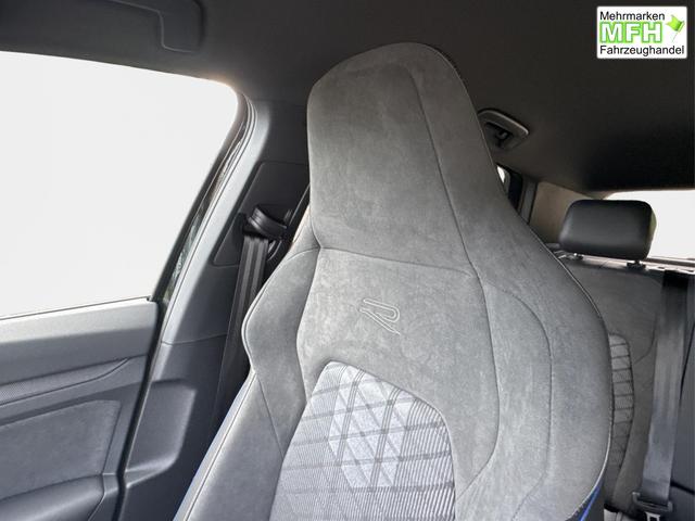 Volkswagen / Golf / Schwarz / / / LED-PLUS+ACC+SHZ+KEYLESS+KAMERA+18 ALU, Bei den verwendeten Bildern kann es sich um Beispielbilder handeln, ggf. teilweise mit Sonderausstattung.