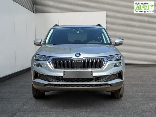 Skoda / Karoq / Silber / / / AHK+LED+KAMERA+PDC+ACC, Bei den verwendeten Bildern kann es sich um Beispielbilder handeln, ggf. teilweise mit Sonderausstattung.