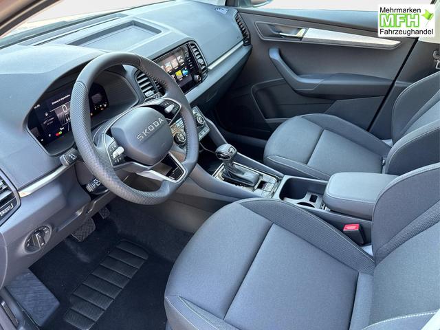 Skoda / Karoq / Silber / / / AHK+LED+KAMERA+PDC+ACC, Bei den verwendeten Bildern kann es sich um Beispielbilder handeln, ggf. teilweise mit Sonderausstattung.