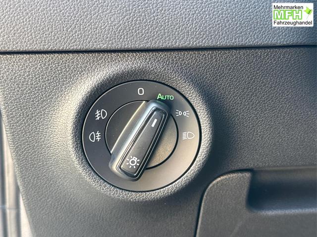 Skoda / Karoq / Silber / / / AHK+LED+KAMERA+PDC+ACC, Bei den verwendeten Bildern kann es sich um Beispielbilder handeln, ggf. teilweise mit Sonderausstattung.