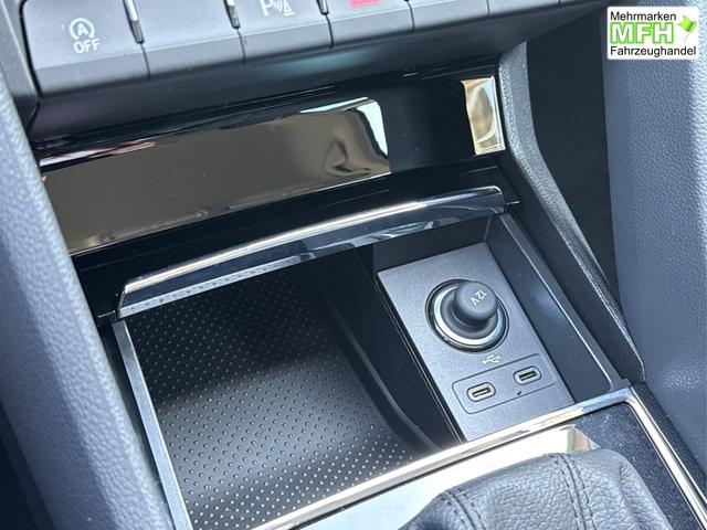 Skoda / Karoq / Silber / / / AHK+LED+KAMERA+PDC+ACC, Bei den verwendeten Bildern kann es sich um Beispielbilder handeln, ggf. teilweise mit Sonderausstattung.