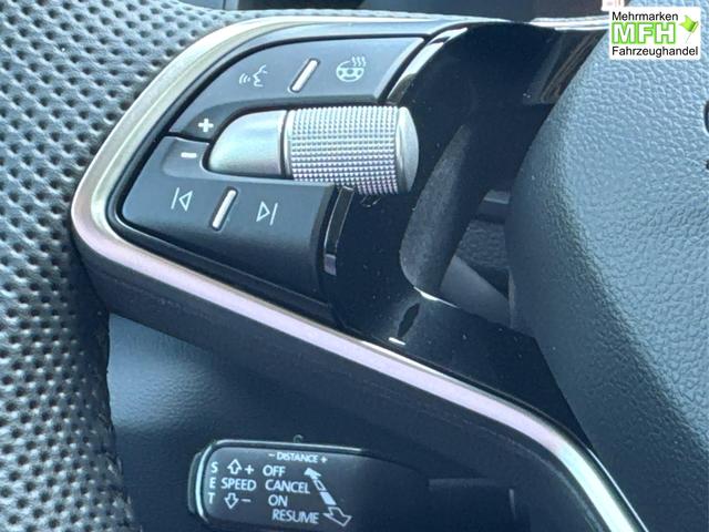 Skoda / Karoq / Silber / / / AHK+LED+KAMERA+PDC+ACC, Bei den verwendeten Bildern kann es sich um Beispielbilder handeln, ggf. teilweise mit Sonderausstattung.