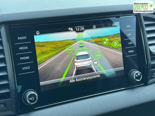 Skoda / Karoq / Silber / / / AHK+LED+KAMERA+PDC+ACC, Bei den verwendeten Bildern kann es sich um Beispielbilder handeln, ggf. teilweise mit Sonderausstattung.