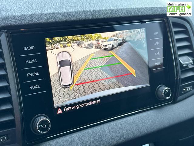 Skoda / Karoq / Silber / / / AHK+LED+KAMERA+PDC+ACC, Bei den verwendeten Bildern kann es sich um Beispielbilder handeln, ggf. teilweise mit Sonderausstattung.