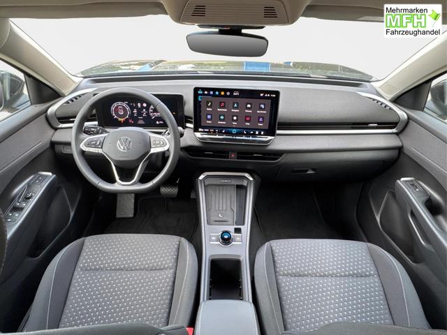 Volkswagen / T-Roc / Schwarz / / / 5J GARANTIE+AHK+ACC+17 ALU+KAMERA+SHZ+LED , Bei den verwendeten Bildern kann es sich um Beispielbilder handeln, ggf. teilweise mit Sonderausstattung.