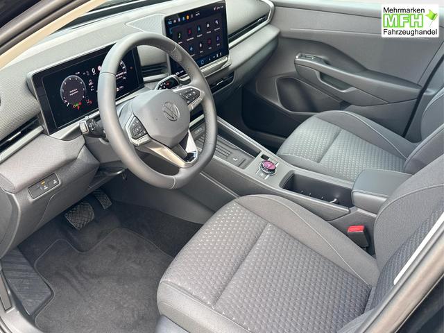 Volkswagen / T-Roc / Schwarz / / / 5J GARANTIE+AHK+ACC+17 ALU+KAMERA+SHZ+LED , Bei den verwendeten Bildern kann es sich um Beispielbilder handeln, ggf. teilweise mit Sonderausstattung.