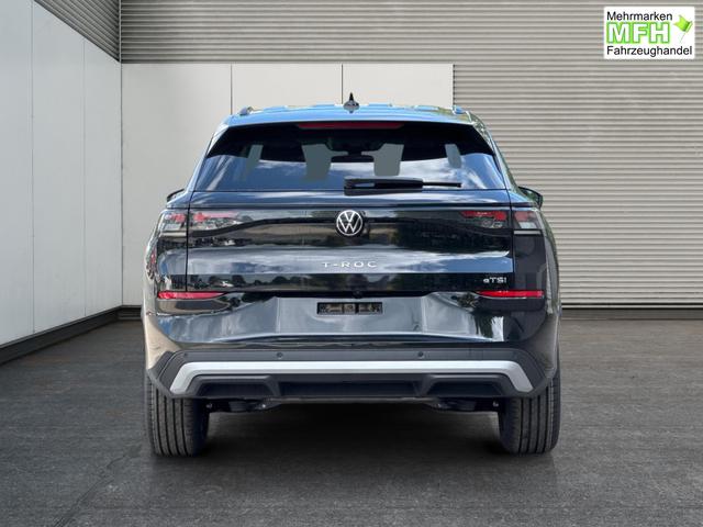 Volkswagen / T-Roc / Schwarz / / / 5J GARANTIE+AHK+ACC+17 ALU+KAMERA+SHZ+LED , Bei den verwendeten Bildern kann es sich um Beispielbilder handeln, ggf. teilweise mit Sonderausstattung.