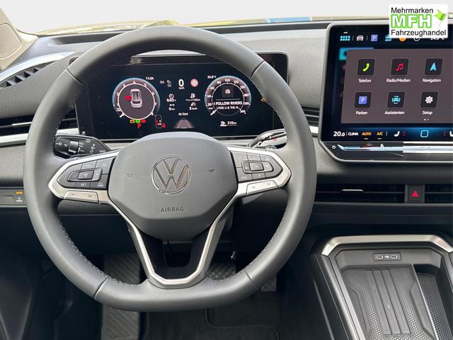 Volkswagen / T-Roc / Schwarz / / / 5J GARANTIE+AHK+ACC+17 ALU+KAMERA+SHZ+LED , Bei den verwendeten Bildern kann es sich um Beispielbilder handeln, ggf. teilweise mit Sonderausstattung.