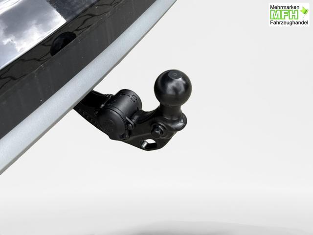 Volkswagen / T-Roc / Schwarz / / / 5J GARANTIE+AHK+ACC+17 ALU+KAMERA+SHZ+LED , Bei den verwendeten Bildern kann es sich um Beispielbilder handeln, ggf. teilweise mit Sonderausstattung.