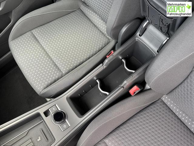 Volkswagen / T-Roc / Schwarz / / / 5J GARANTIE+AHK+ACC+17 ALU+KAMERA+SHZ+LED , Bei den verwendeten Bildern kann es sich um Beispielbilder handeln, ggf. teilweise mit Sonderausstattung.