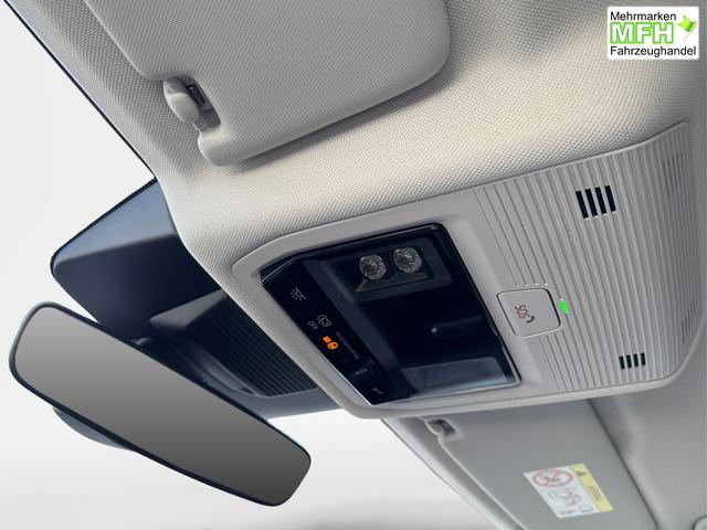 Volkswagen / T-Roc / Schwarz / / / 5J GARANTIE+AHK+ACC+17 ALU+KAMERA+SHZ+LED , Bei den verwendeten Bildern kann es sich um Beispielbilder handeln, ggf. teilweise mit Sonderausstattung.