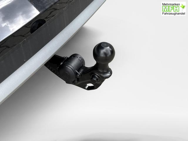 Volkswagen / T-Roc / Schwarz / / / 5J GARANTIE+AHK+ACC+17 ALU+KAMERA+SHZ+LED , Bei den verwendeten Bildern kann es sich um Beispielbilder handeln, ggf. teilweise mit Sonderausstattung.