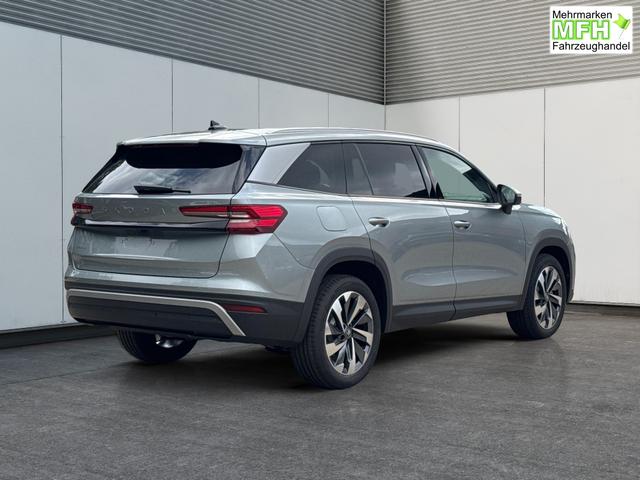 Skoda / Kodiaq / Silber / / / DSG+AHK+NAVI+19'' ALU+ACC+KAMERA, Bei den verwendeten Bildern kann es sich um Beispielbilder handeln, ggf. teilweise mit Sonderausstattung.