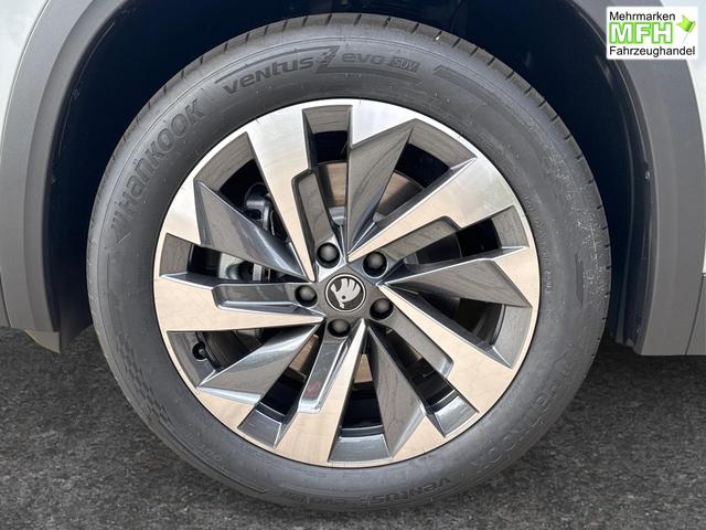 Skoda / Kodiaq / Silber / / / DSG+AHK+NAVI+19'' ALU+ACC+KAMERA, Bei den verwendeten Bildern kann es sich um Beispielbilder handeln, ggf. teilweise mit Sonderausstattung.