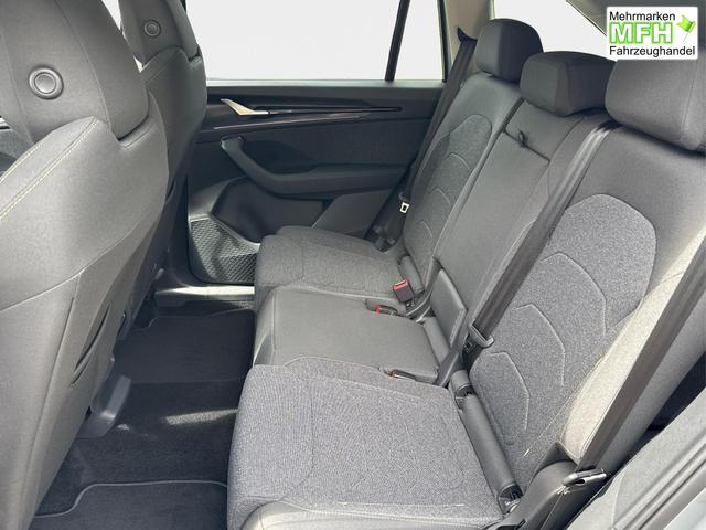 Skoda / Kodiaq / Silber / / / DSG+AHK+NAVI+19'' ALU+ACC+KAMERA, Bei den verwendeten Bildern kann es sich um Beispielbilder handeln, ggf. teilweise mit Sonderausstattung.