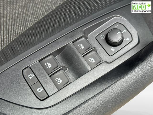 Skoda / Kodiaq / Silber / / / DSG+AHK+NAVI+19'' ALU+ACC+KAMERA, Bei den verwendeten Bildern kann es sich um Beispielbilder handeln, ggf. teilweise mit Sonderausstattung.